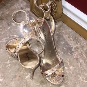 Bebe Woman size US 8 gold Snakeskin pattern shoe